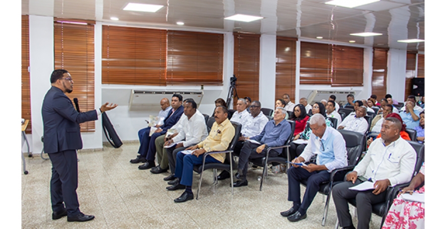 Digecog ofrece taller de sensibilización a 102 alcaldes y directores municipales